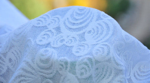 Kualitas  White Jacquard Upholstery Fabric Wedding Dress Fabric 57/58" Width LOYAL Brand OEM pabrik